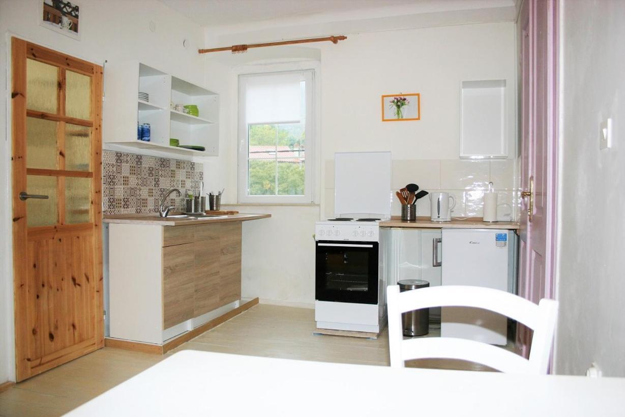 Nerezine Apartmany Centrum Luaran gambar