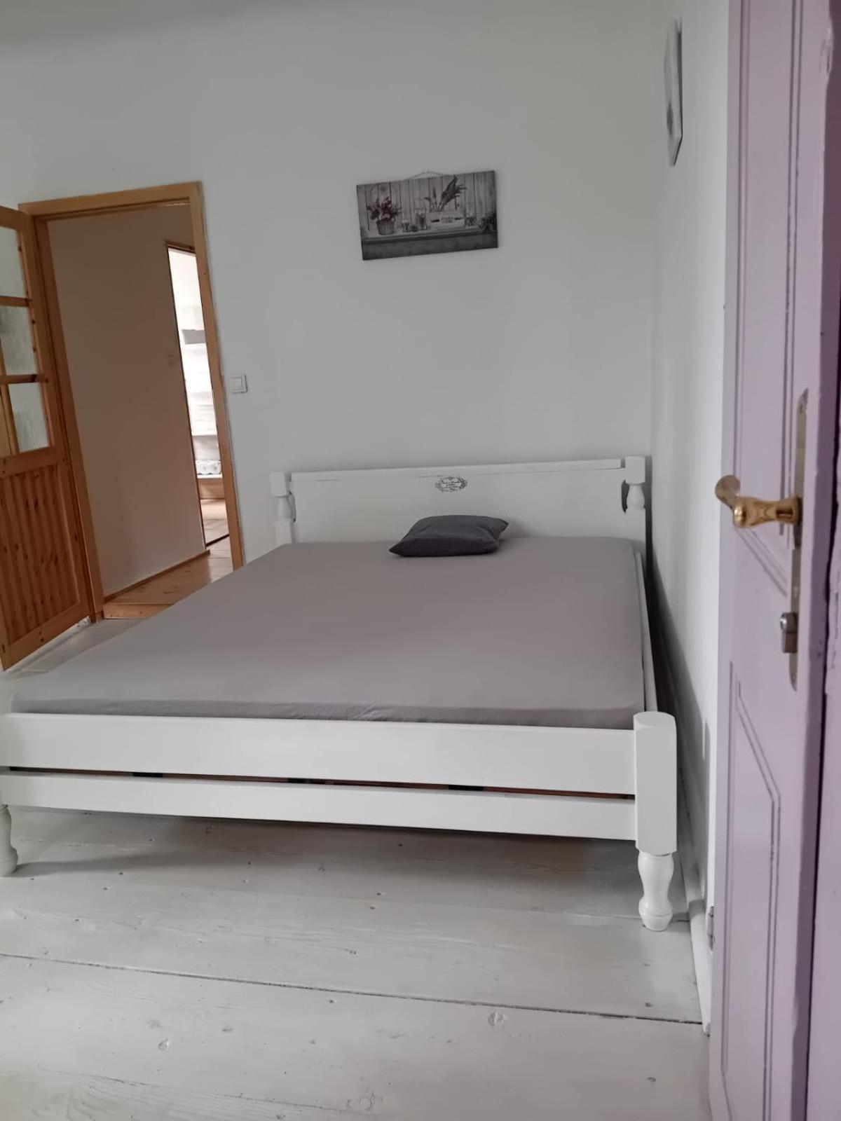 Nerezine Apartmany Centrum Luaran gambar