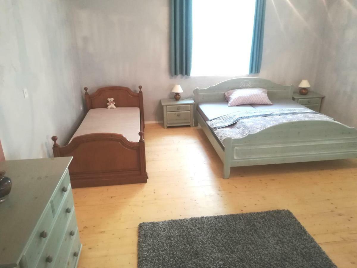 Nerezine Apartmany Centrum Luaran gambar
